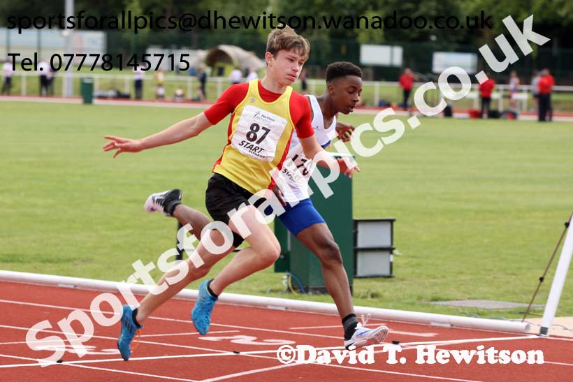 Boys under-15s 200 metres, Northern Under-13s, U-15s and 17s Championships. Photo: David T. Hewitson/Sports for All Pics